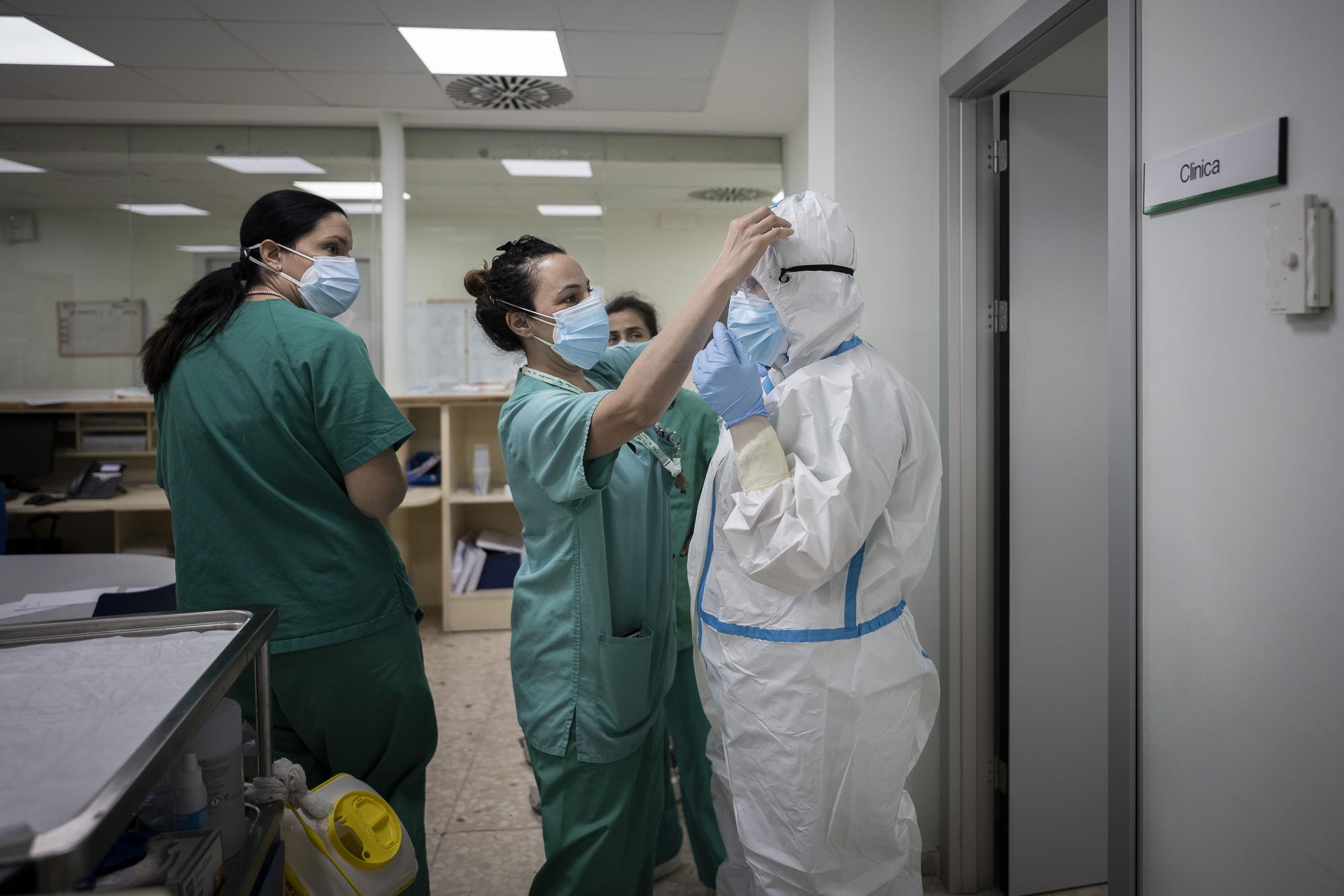 Levante-EMV entra en la sala covid del Hospital General de València: la lucha frente al coronavirus de cerca