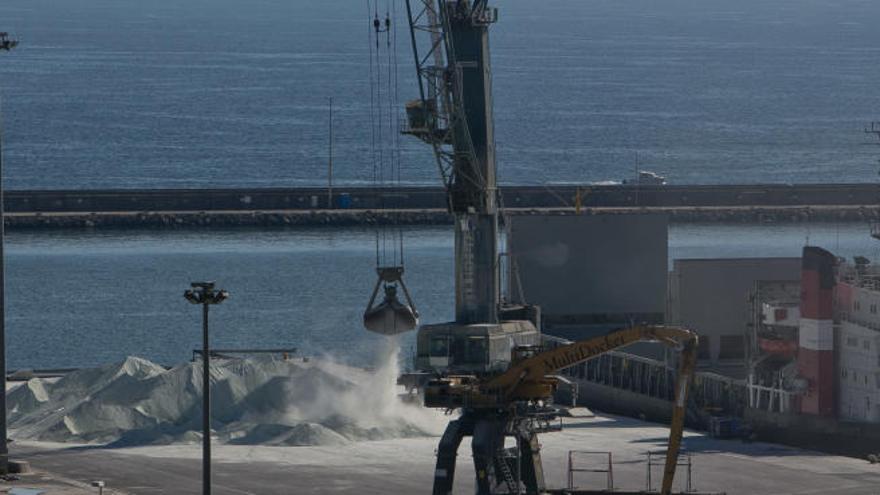 El Puerto da vía libre a la instalación de dos nuevos astilleros frente a San Gabriel