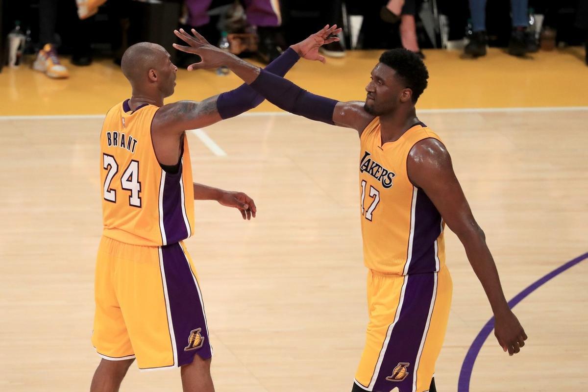 Kobe Bryant se despidió a lo grande Kobe Bryant se despidió a lo grande