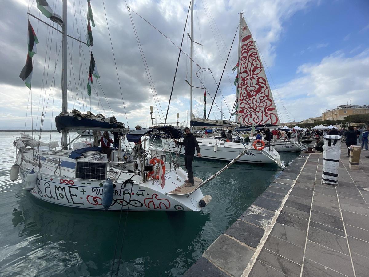 Embarcaciones de la Global Sumud Flotilla en el puerto italiano de Siracusa antes de iniciar ruta hacia la Franja de Gaza.