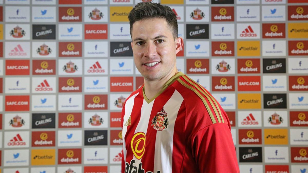 Bryan Oviedo, presentado con el Sunderland