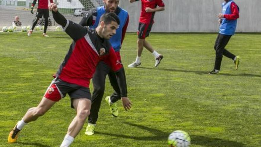 Álex Martínez: «Vamos a Leganés sin miedo y con ambición»