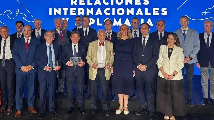Inocencio Arias, La Nacional y Proexport reciben los primeros premios a la excelencia en relaciones internacionales de la Región