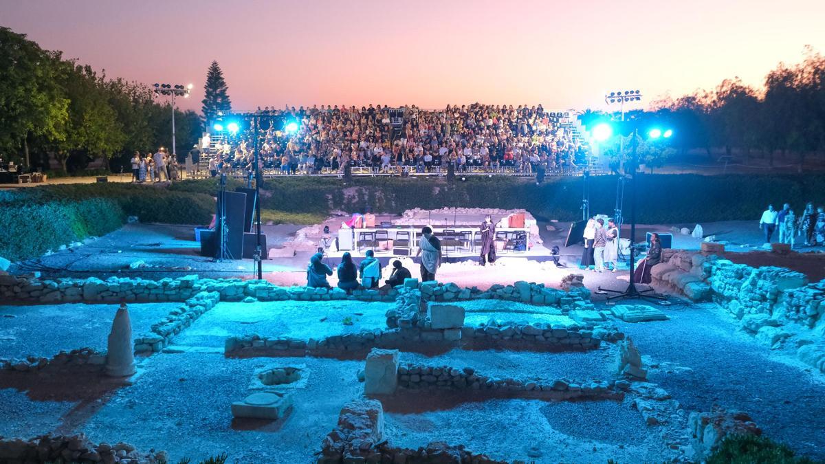 Inauguración del festival el pasado año en el yacimiento de La Alcudia, en Elche