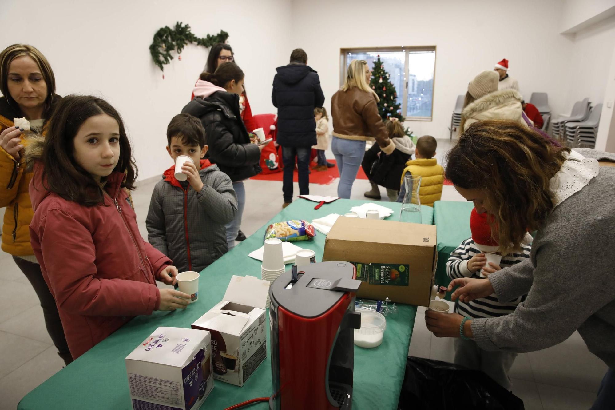 Así fue la visita de Papá Noel a Nuevo Roces, en imágenes