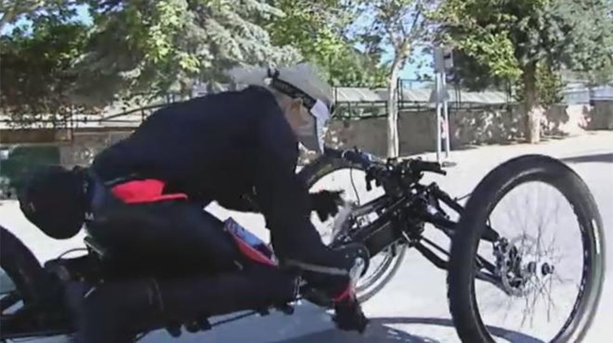 Robada a una atleta paralímpica una bicicleta per a discapacitats en ple Orgull Gai.