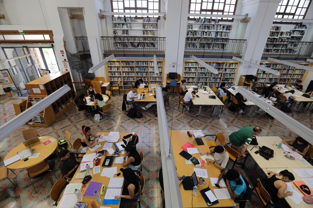 Selectividad 2023 en Baleares: bibliotecas llenas y nervios antes de los exámenes