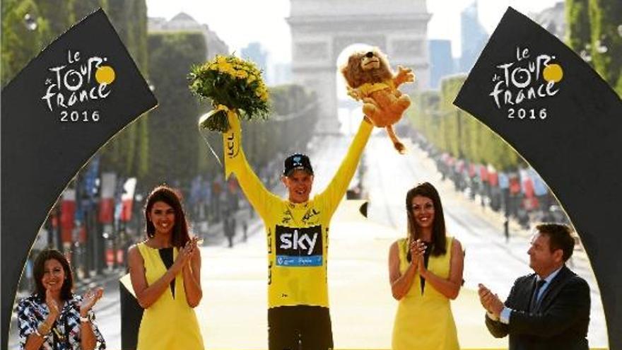 Chris Froome ha aconseguit acabar tres cops com a guanyador el Tour de França-.