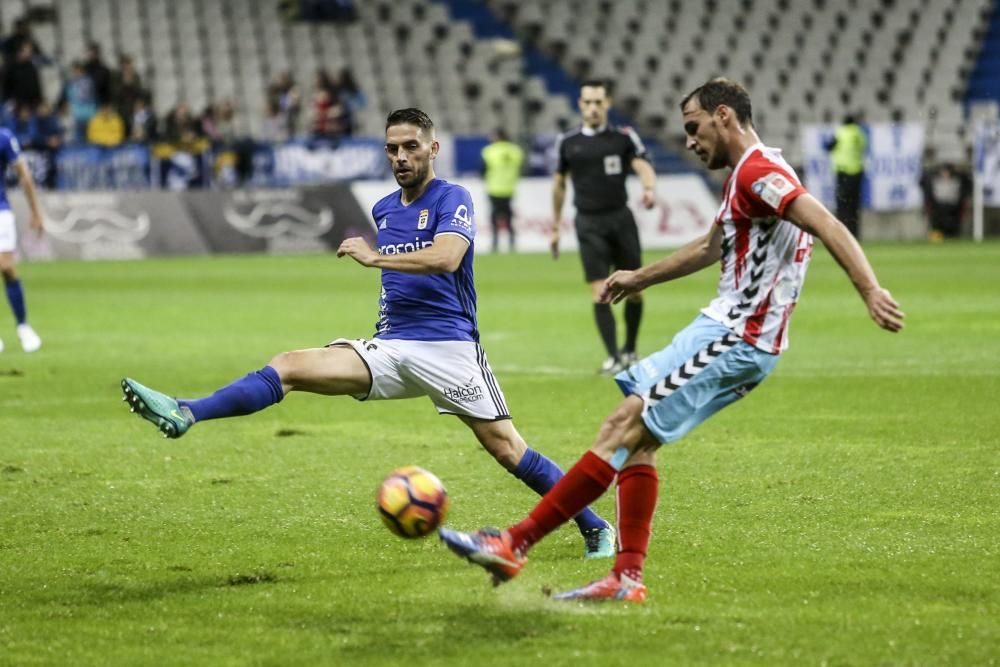 El partido entre el Real Oviedo y el Lugo, en imágenes