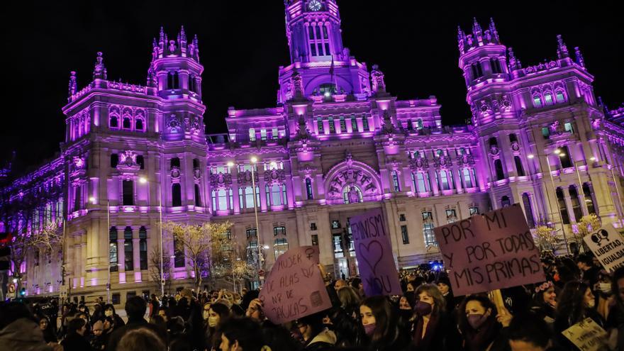 Dibujos y frases para carteles del Día Internacional de la mujer 2023