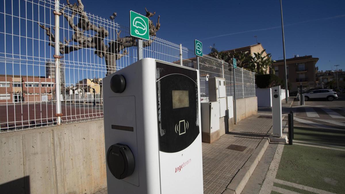 Uno de los puntos de recarga en Canet.