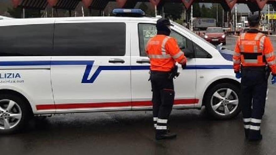 La agresión se produjo durante un traslado forzoso al hospital de Basurto.