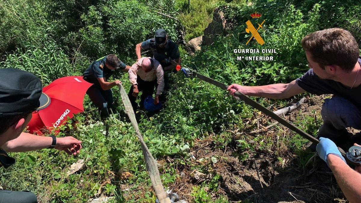 En el rescate colaboraron la Guardia Civil, la Policía Local y varios vecinos del municipio.