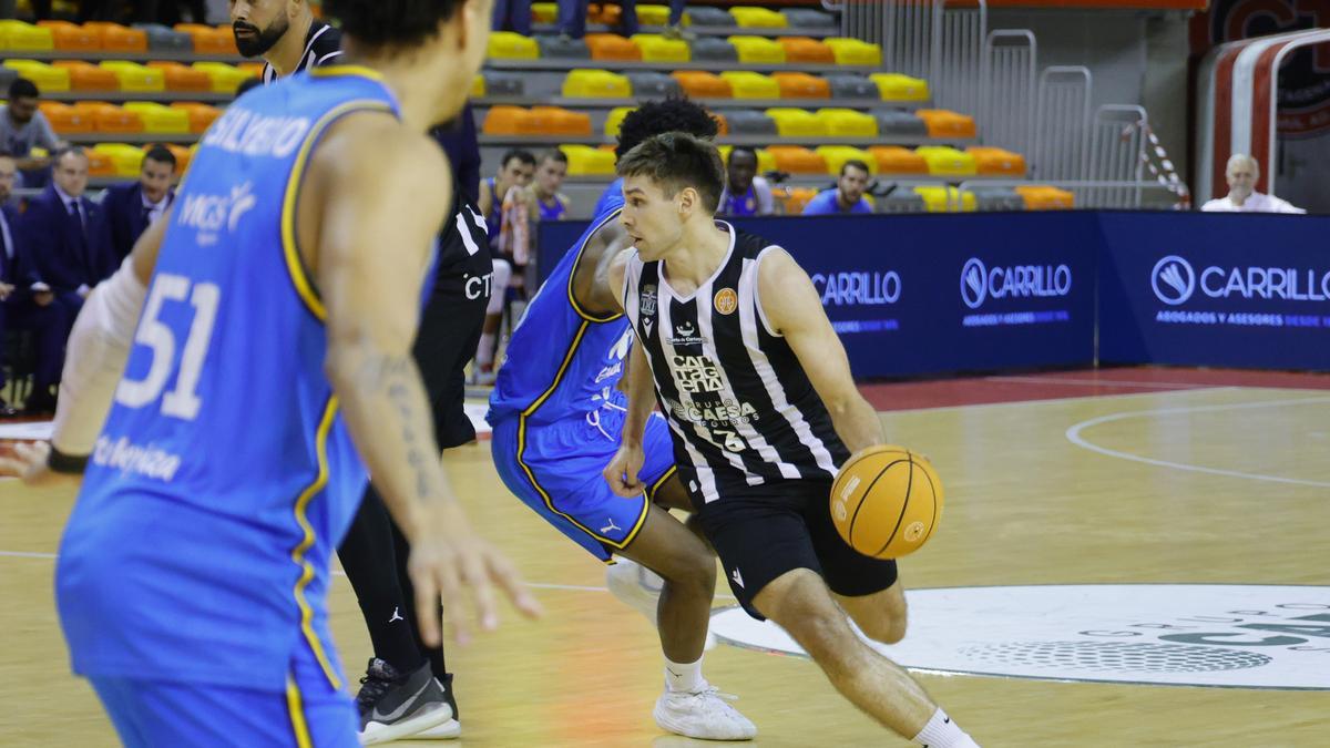 Teemu Suokas, en una acción del encuentro frente a Estudiantes