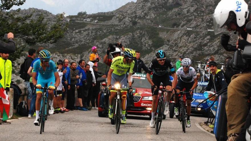 Una etapa de La Vuelta en Asturias