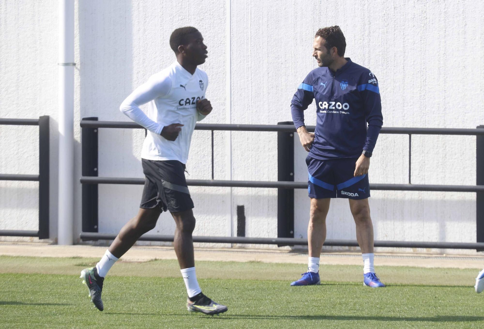 Entrenamiento abierto del  Valencia CF, previo al encuentro en Almería