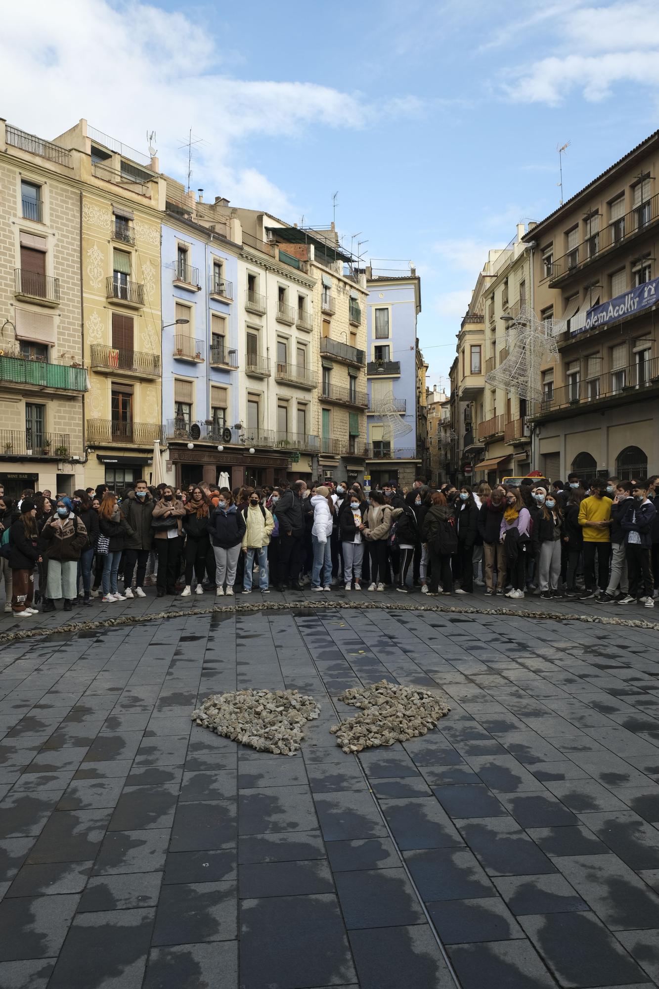25N: Prop de 700 persones rebutgen la violència de gènere a Manresa