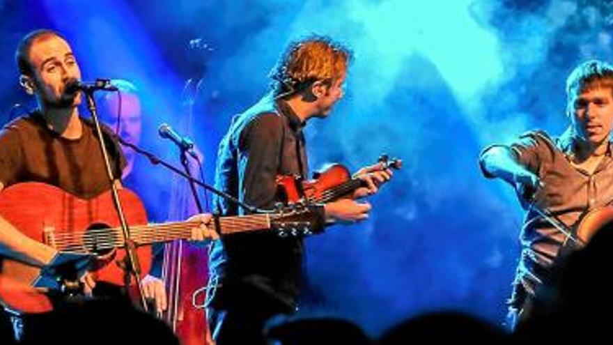 El concert de Blaumut va donar el tret d&#039;inci a la Festa Major de l&#039;Estany de Puigcerdà