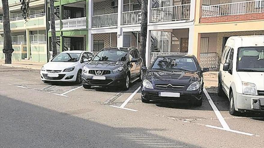 Estacionamiento en espiga para mejorar la seguridad del carril bici