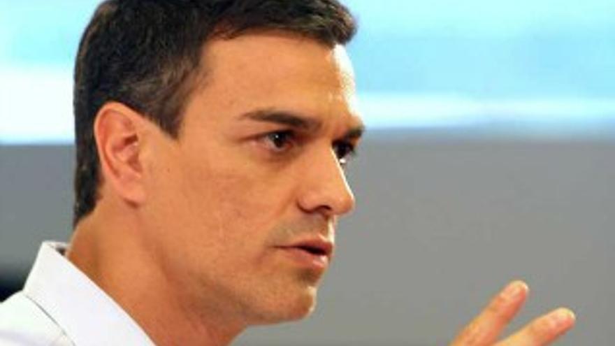 Sánchez propone un &quot;ingreso mínimo vital&quot; para las personas pobres