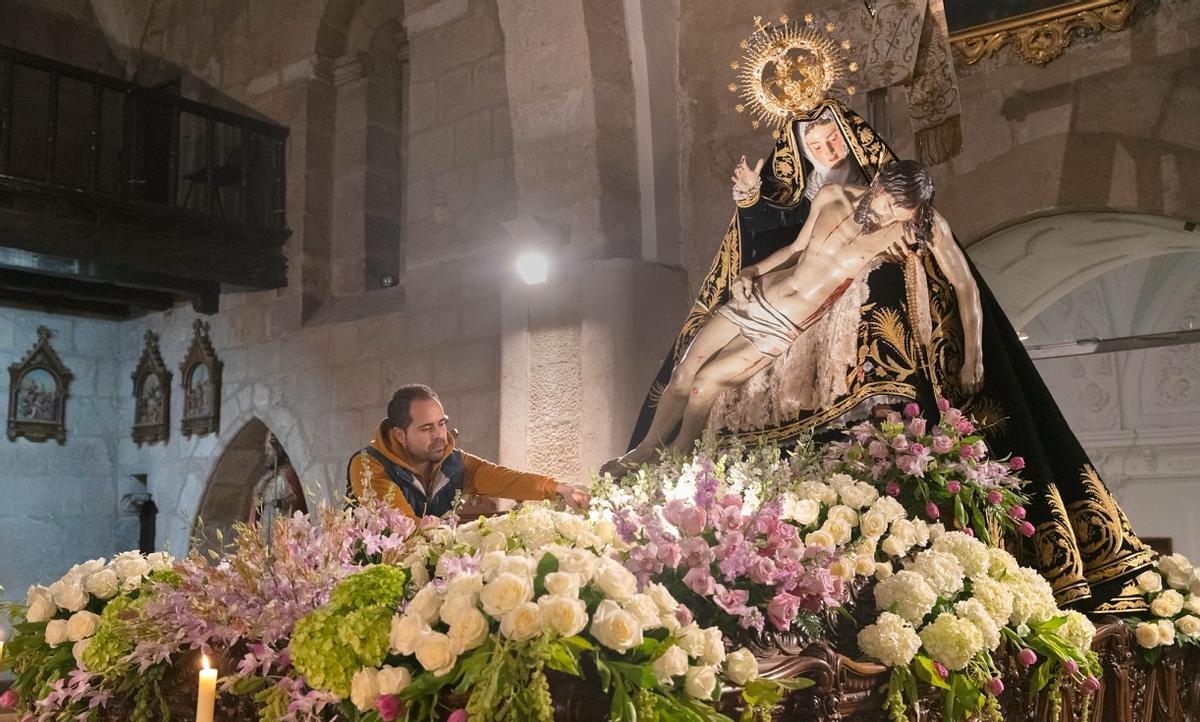 Jesús García engalana a Nuestra Madre