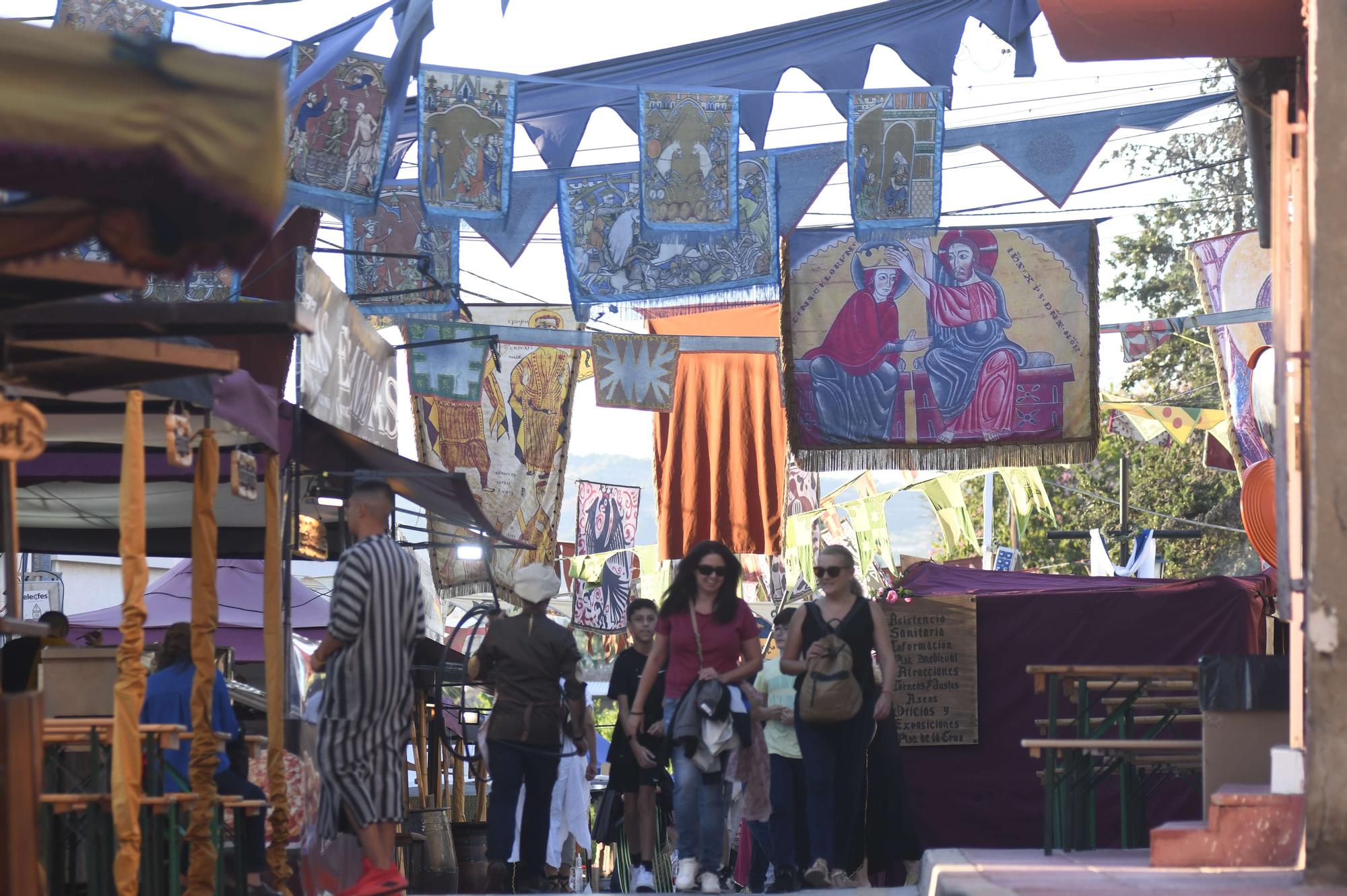 El mercadillo medieval de Guadalupe, en imágenes