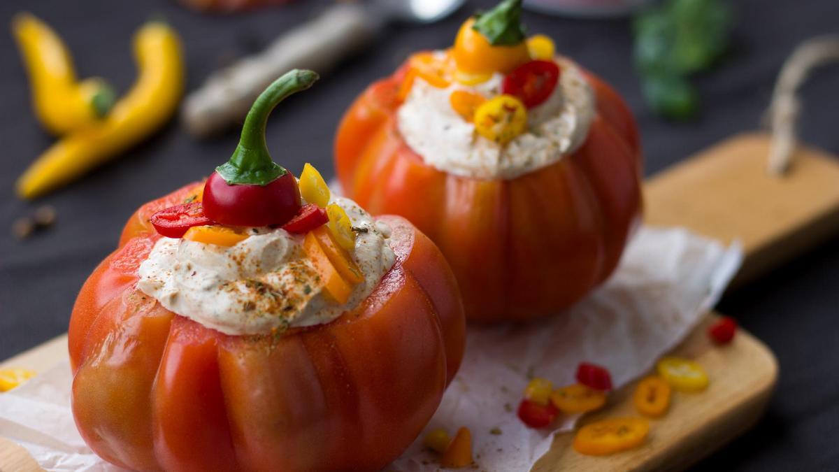 Tomate Relleno: la receta perfecta para cenar ligero y adelgazar