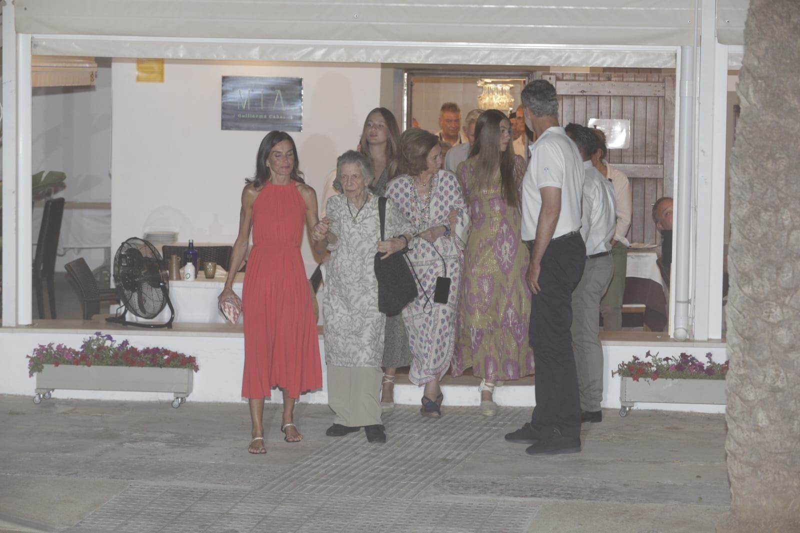 FOTOS | La Familia Real salieron a cenar al restaurante Mia, situado en el Portitxol.