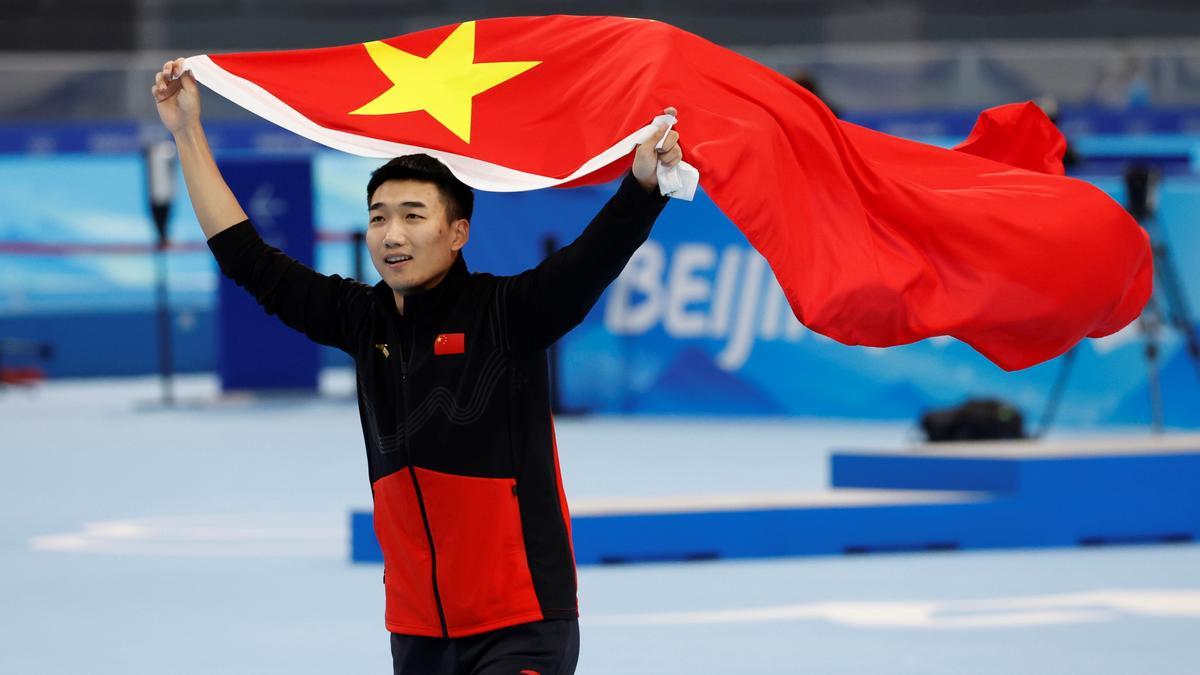 El chino Gao, oro en 500 metros de patinaje de velocidad con récord olímpico