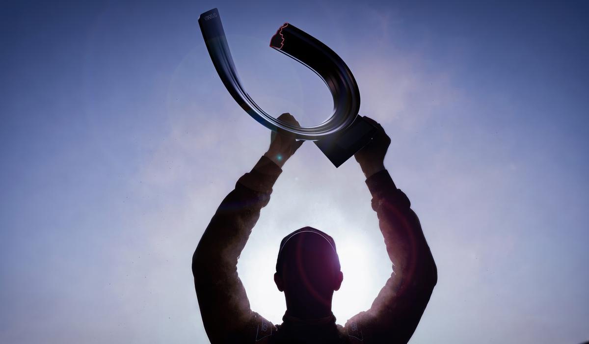 El trofeo Monumental diseñado por Pininfarina para el ganador del GP de España en Madring.