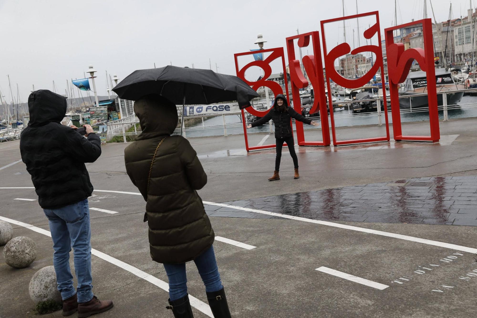 Los hoteles y restaurantes de Gijón comienzan a llenarse en Semana Santa (en imágenes)