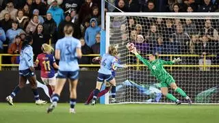 Pinchazo de las campeonas en su regreso a la Champions