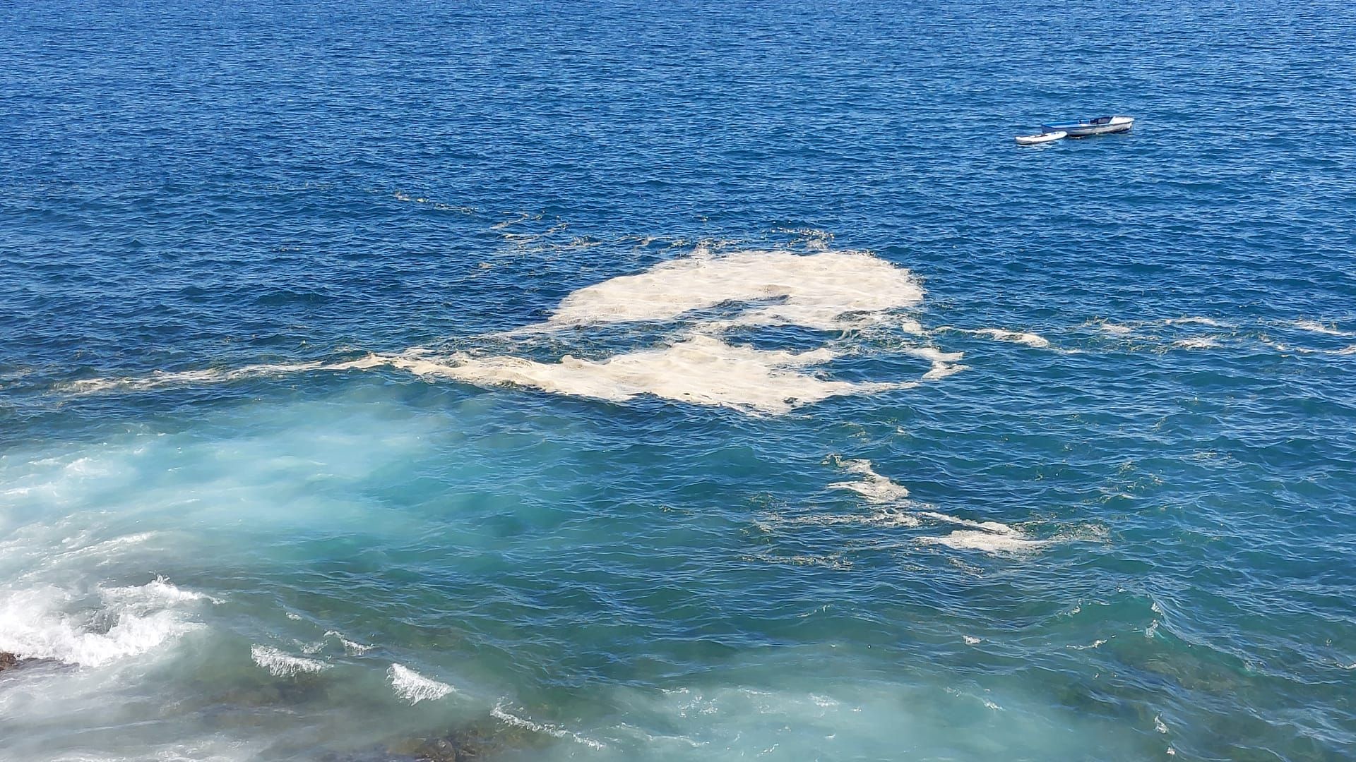 Manchas en la Playa de Salinetas