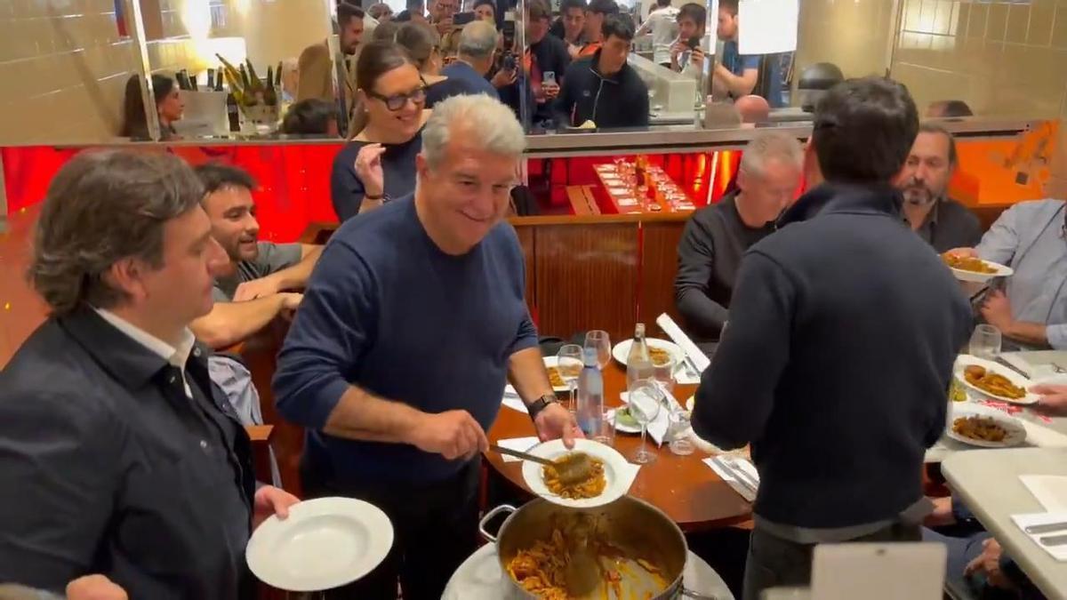 Laporta cambia el despacho por los fogones en plena campaña