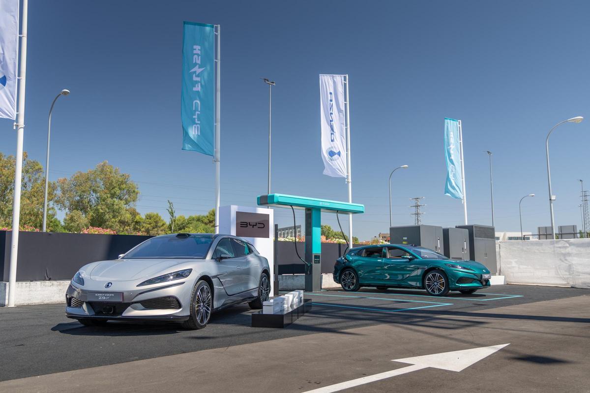 BYD bate el récord de velocidad de carga con sus nuevos supercargadores de 1.500 kW