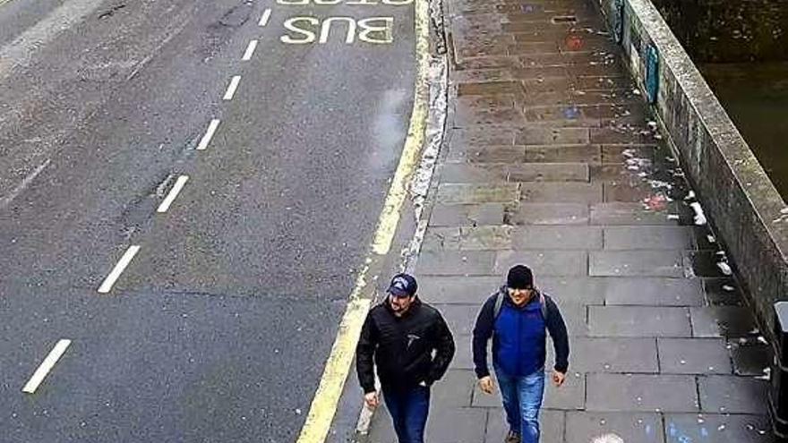 Los supuestos agresores del exespía Skripal, en una imagen difundida por la policía metropolitana de Londres. // Reuters