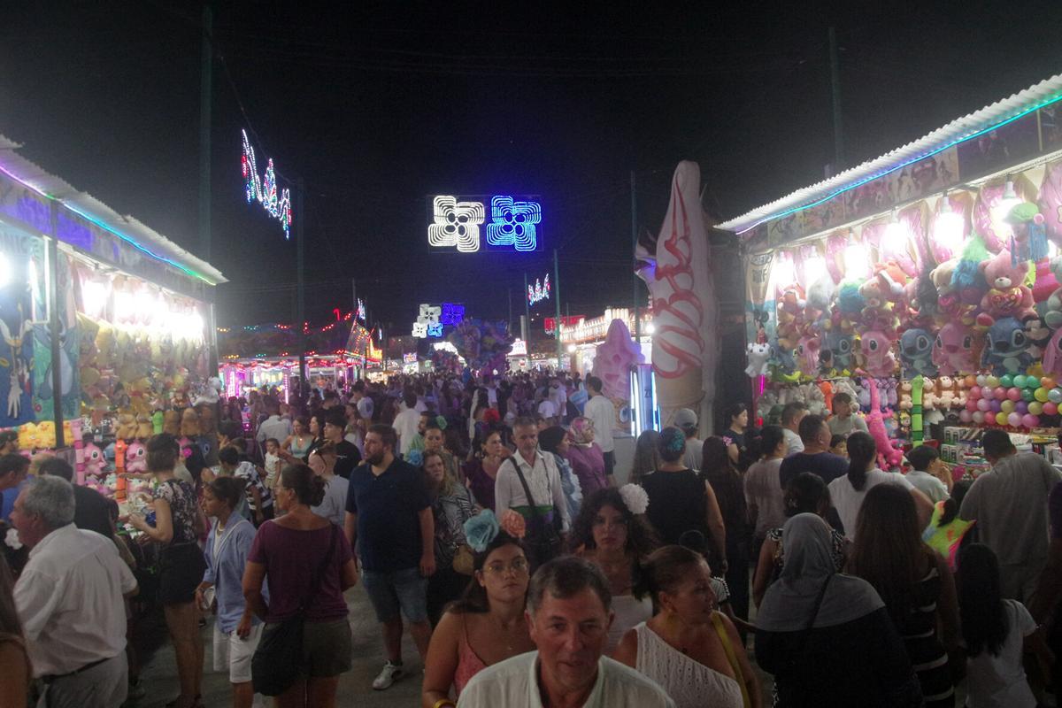 Lleno en el Real la primera noche de la Feria de Málaga 2025