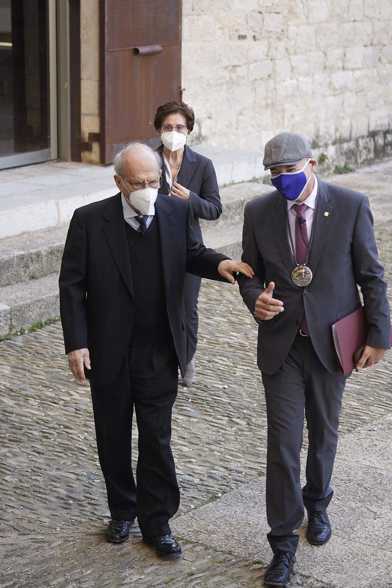 Pere Portabella entra al claustre de la UdG esborrant la frontera entre cultura i política