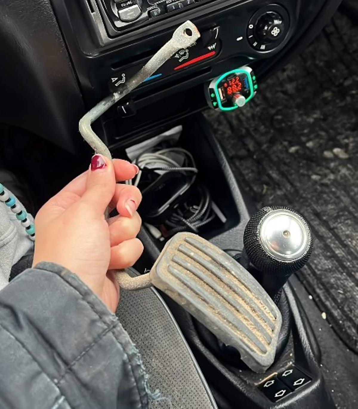 Imagen compartida por la joven estudiante con el pedal en la mano