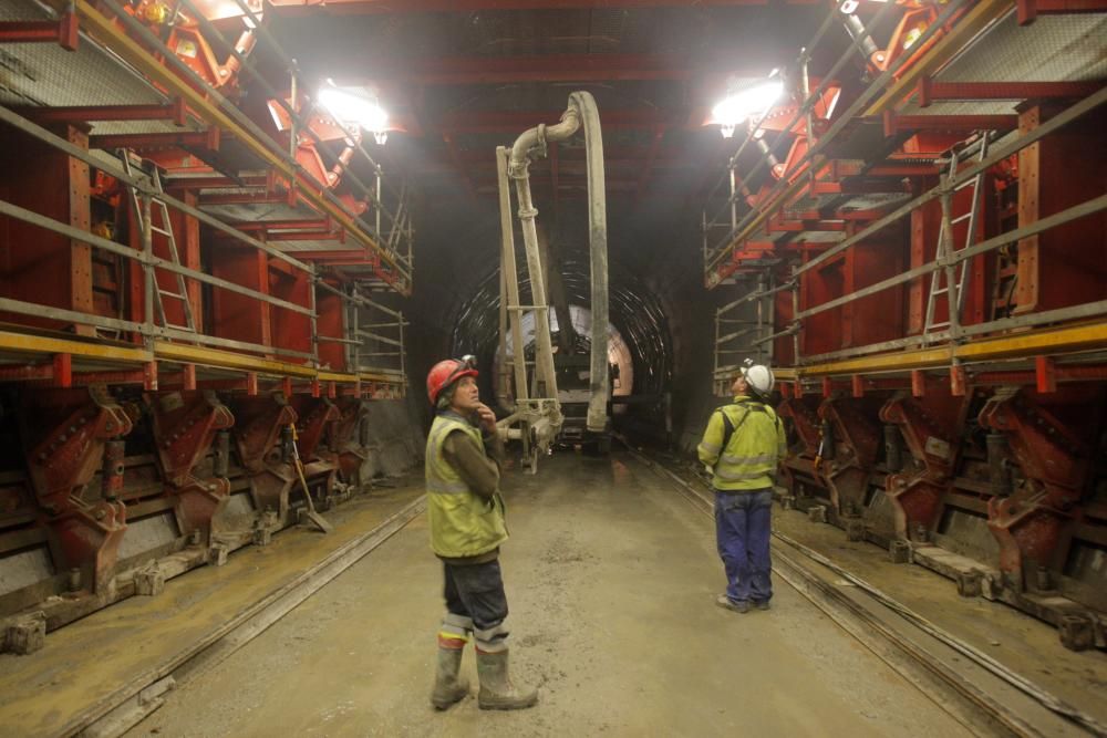 Visita a las entrañas del AVE en Galicia