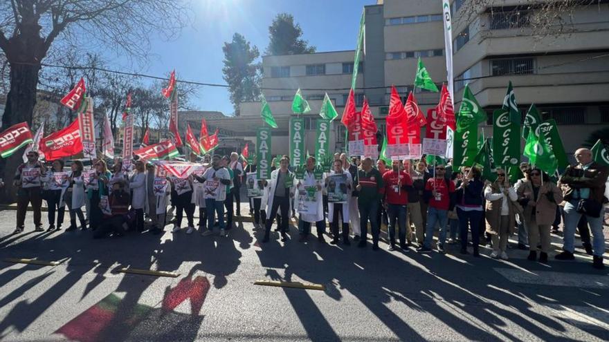 Exigen el fin de las agresiones a sanitarios | M. GONZÁLEZ