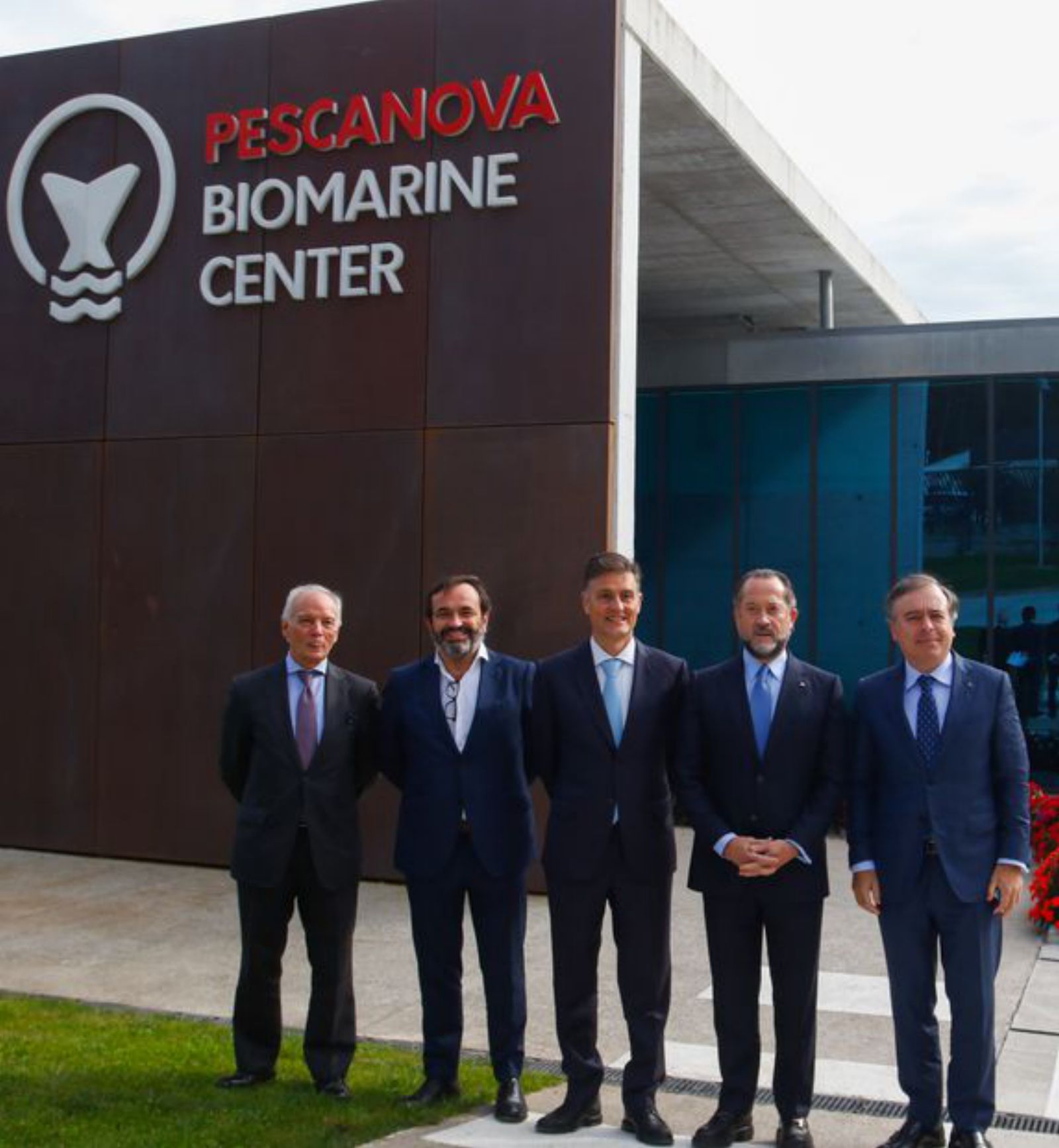 Los representantes de Pescanova presentaron ayer su nueva joya.