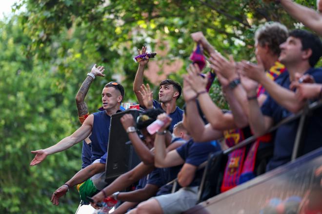 ¡De locos! Las mejores imágenes de una ciudad entregada al Barça