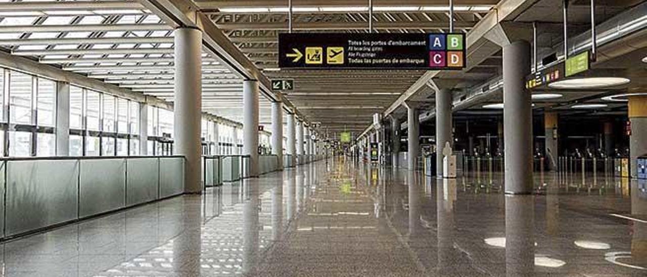 Son Sant Joan tiene que decidir entre ser aeropuerto mallorquÃ­n o espaÃ±ol, con datos de coronavirus muy diferentes.