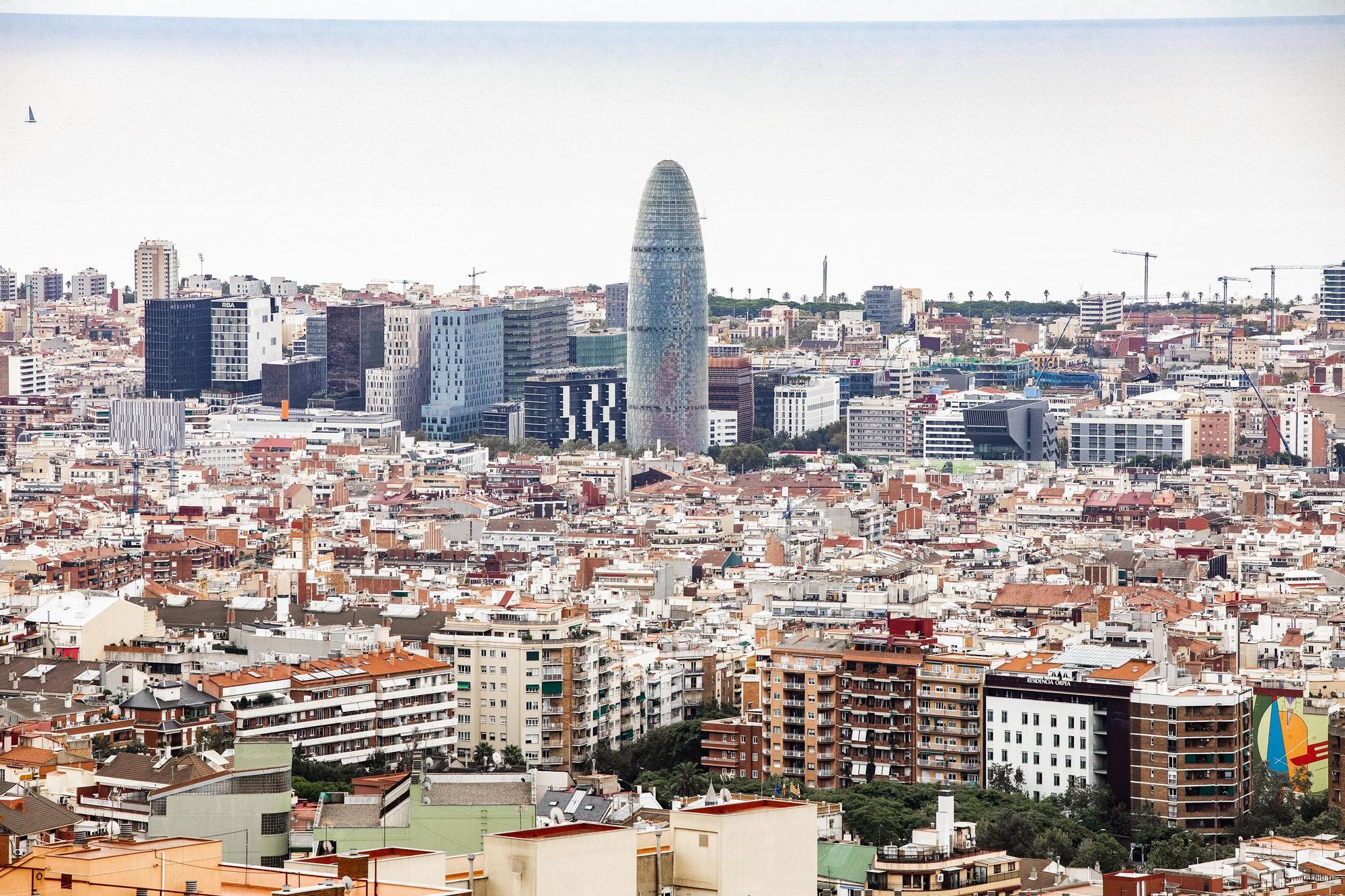 torre Agbar y 22@ vista desde el Carmel