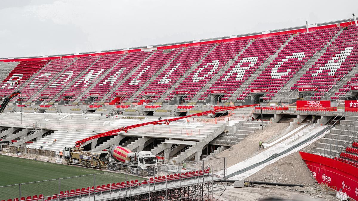 La zona baja de la tribuna Este va tomando forma.