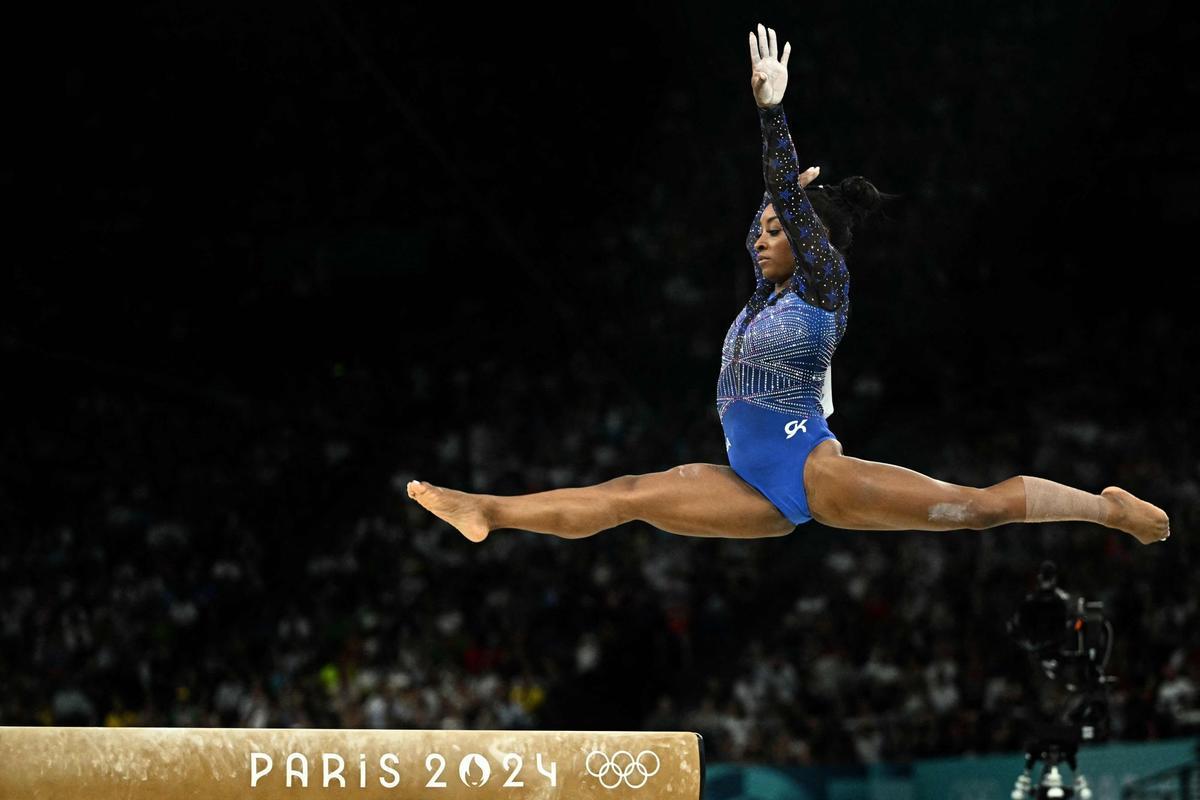 Simone Biles gana la medalla de oro en gimnasia artística