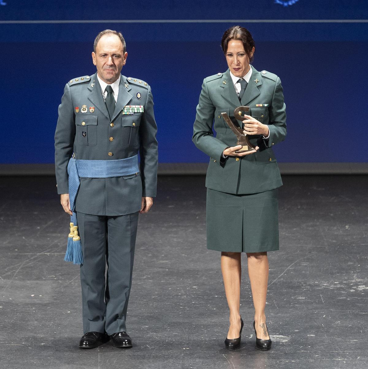 Los galardonados de los I Premios Valor y Servicio recogen sus distinciones: Mención especial a la colaboración entre cuerpos Los galardonados de los I Premios Valor y Servicio recogen sus distinciones: Mención especial a la colaboración entre cuerpos