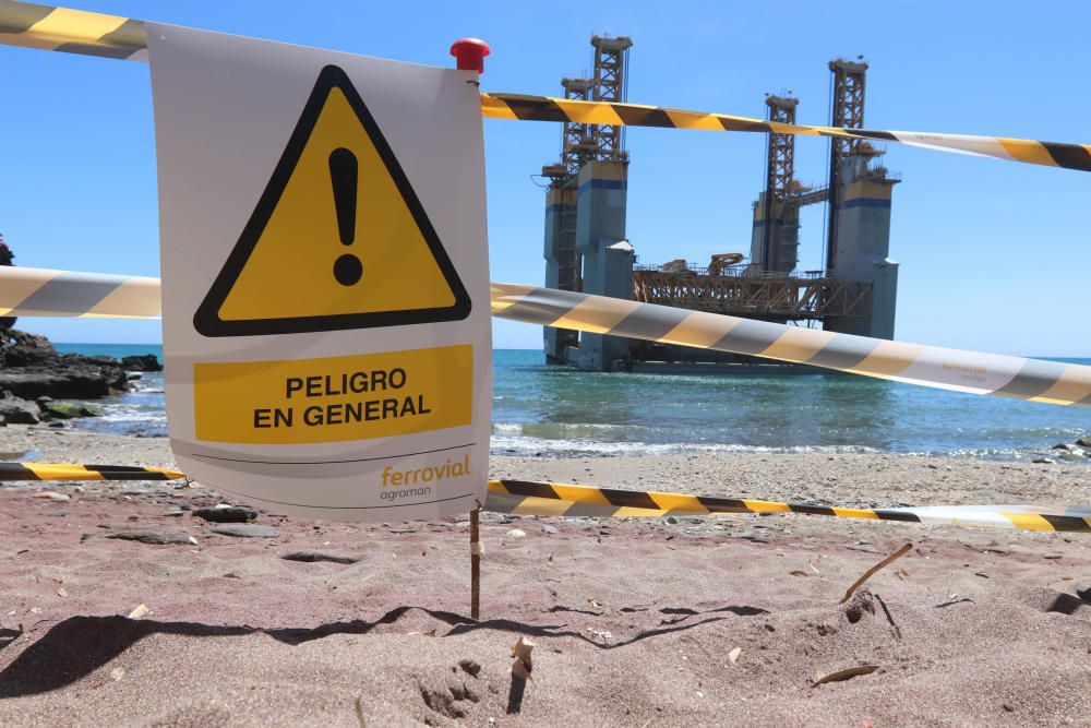 La compañía Ferrovial ya ha presentado el plan de rescate del dique flotante encallado en Benalmádena