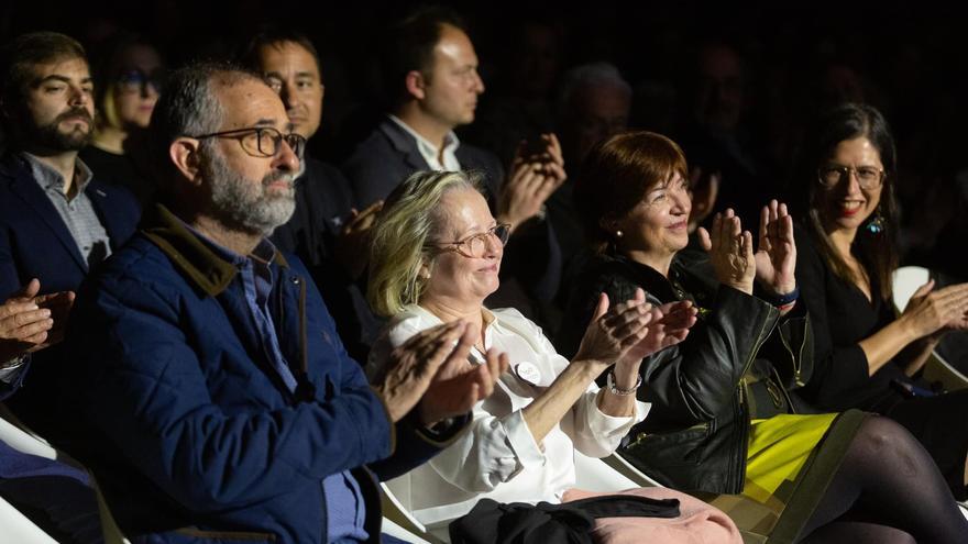 La gran fiesta de la poesía de Oliva rinde homenaje a Vicent Andrés Estellés